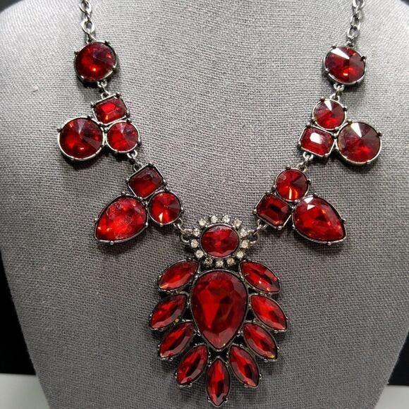 Vintage Red Rivoli Clear Rhinestones Pendant Necklace, 1990s, Gun Metal Gray - Picture 2 of 7
